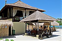 Haupthaus und Restaurant des Ceningan Resort