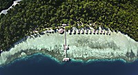 Luftaufnahme des Papua Explorer Resorts