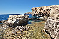 Blick auf das Blue Hole und das ehemalige Azure Window auf Gozo