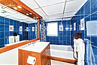 Blick in das Badezimmer der Premium Suite